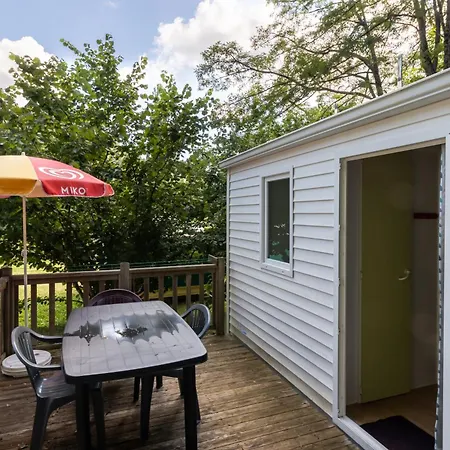 Mobilhome Le Chene 度假居 Saint-Pompont